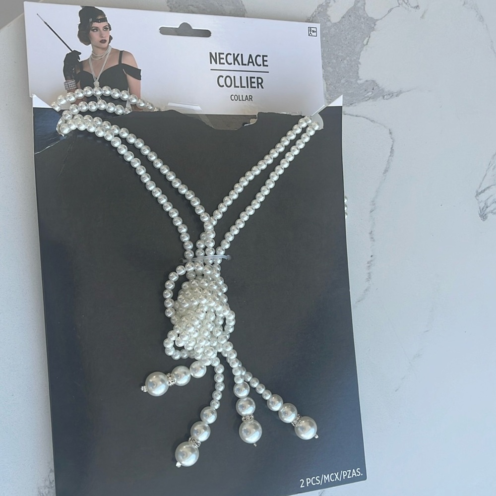 COSTUME PEARL NECKLACE